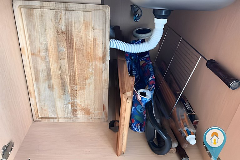 B4602 Conforto, Praia Pé na Areia e Beto Carrero