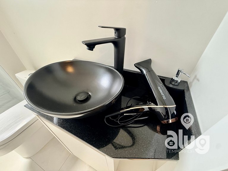 Apartment Safira Sea View Rooftop Pool and Beto Carrero