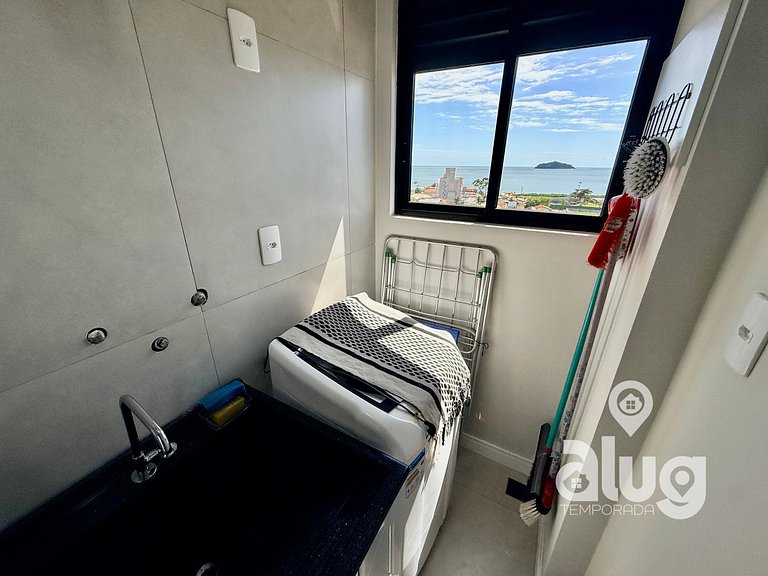 Apartment Safira Sea View Rooftop Pool and Beto Carrero